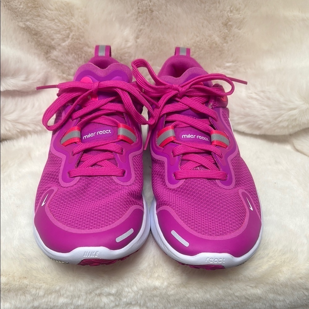 Nike Miler React Pink and White Athletic Shoes with Breathable Mesh - Picture 3 of 11